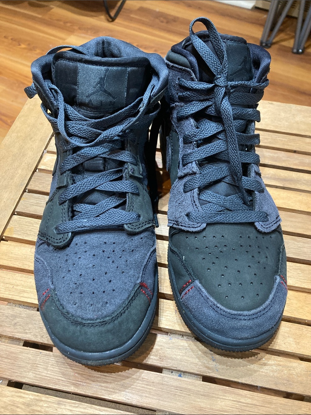 Nike Air Jordan 1 Mid SE FD8634-001 Black Anthracite Red Suede 6y